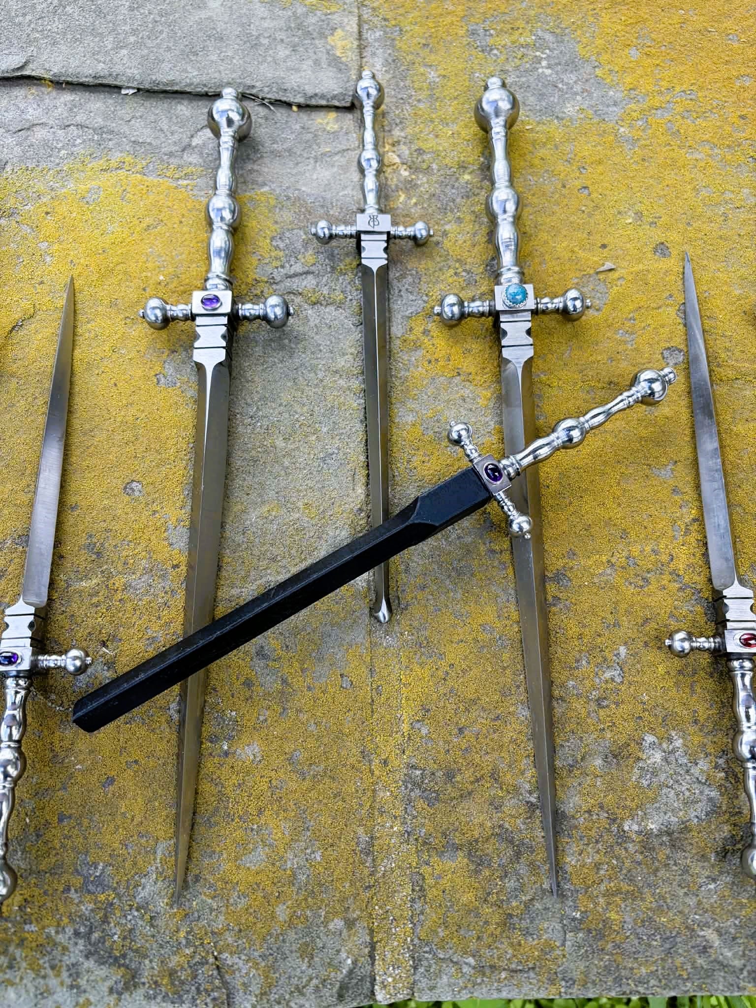 Stiletto, small or large